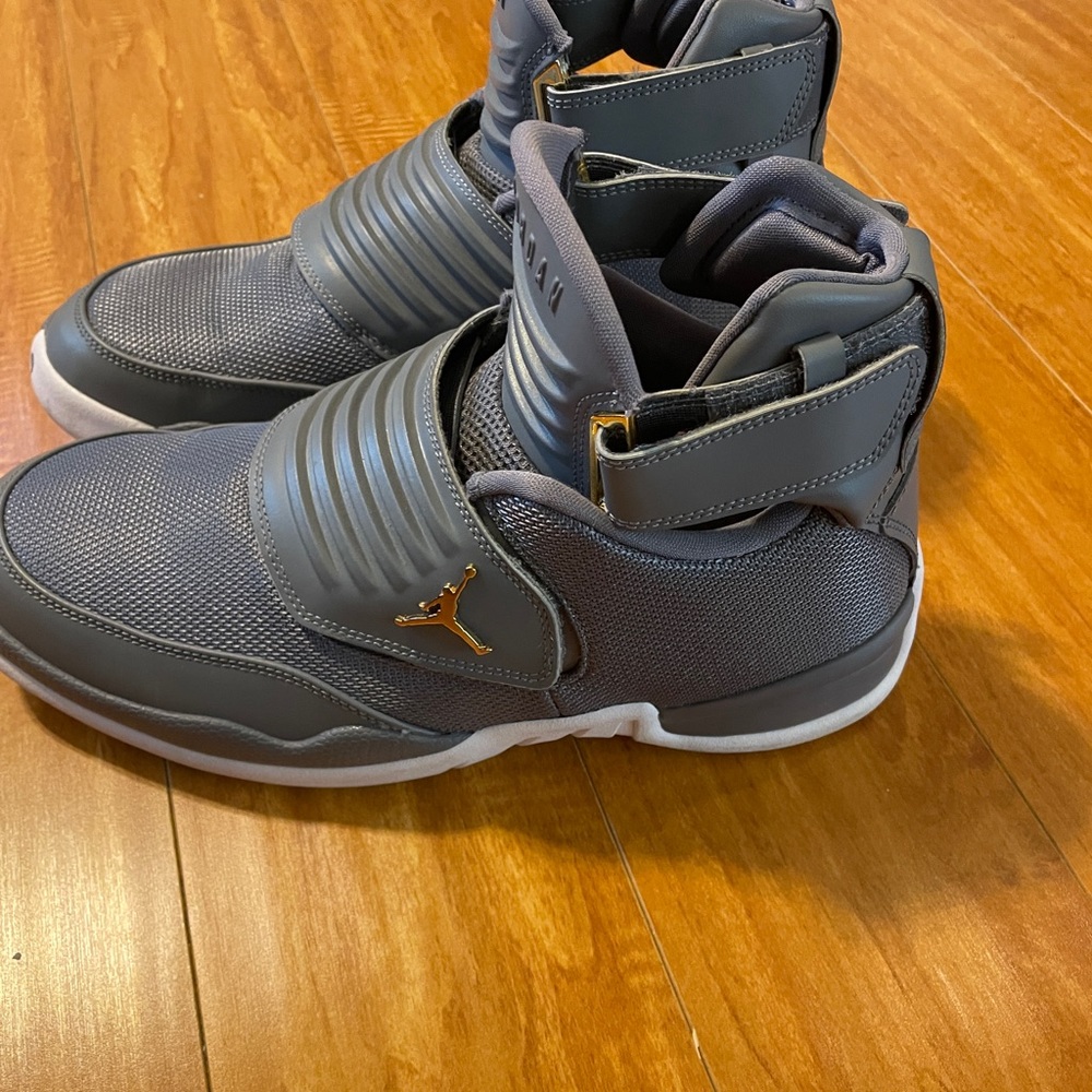 Jordan Generation 23 “Cool Grey” Sneakers